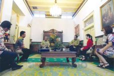 Sultan Merasa Cocok...