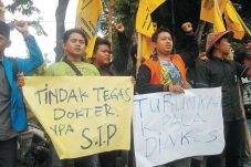 PMII Desak Kadinkes...