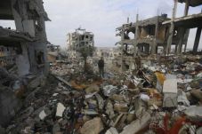Bangun Gaza Butuh 100...