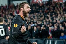 Roma Atasi Perlawanan...