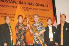 Joko Supriyono Pimpin...