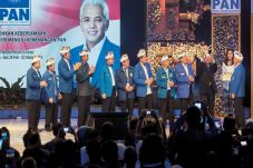 Pidato Amien Rais Serang...