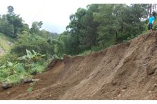 Longsor Timbun Sawah...