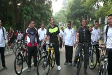 Jokowi Gowes Sepeda,...