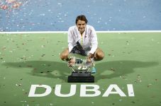 Federer Rebut Mahkota...
