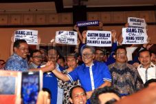 Zulkifli Hasan Akan...