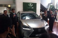 Baru Meluncur Lexus...