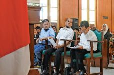 Hukuman 5 Pejabat PLN...