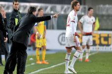 Milan Ibarat Gelas Setengah...