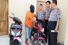 Dilumpuhkan Peluru,...