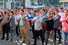 Bertabur Bintang dan...