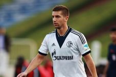 Schalke Berniat Curi...