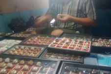 Batu Akik Rp100 Juta...