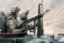 Manfaatkan Krisis Ukraina,...
