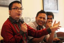 Denny Indrayana Minta...
