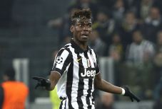 Paul Pogba Pastikan...