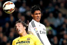 Varane Pikirkan Masa...