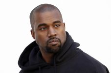 Kanye West Tutup Paris...