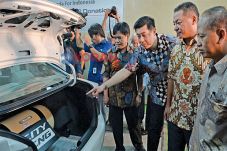 Mengakselerasi Energi...