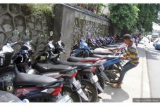 Proyek Taman Parkir...