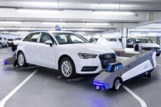 Audi Uji Coba Robot...