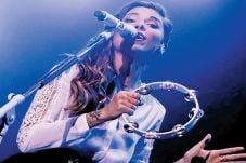 Pesona Christina Perri...