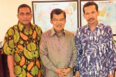 April, JK Siap Jadi...