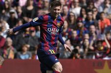 Catat Rekor Hattrick,...