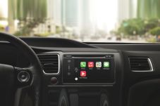 CarPlay Apple Merasuk...