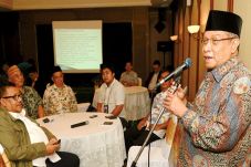 Momen Teguhkan Islam...