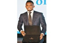 Etoo Dianugerahi Penghargaan