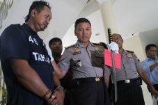 Berebut Pesanan Lagu...