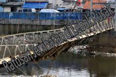 Ratusan Jembatan di...
