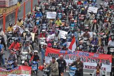 Pedagang Pasar Turi...