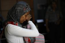 Kakak Beradik Menjambret...