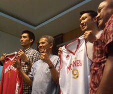 Minus Medali, Tim Basket...