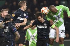 Inter Dibantai dalam...