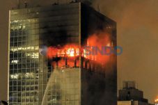 Ratusan Gedung Minim...