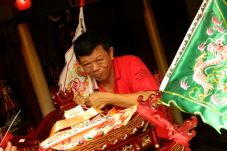 Ratusan TNI Meriahkan...
