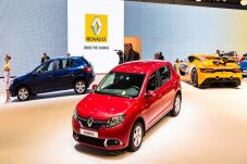 Renault Bangun Tiga...