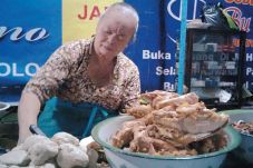 Sensasi Bersantap Kala...