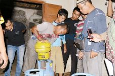 Pengoplosan Elpiji Subsidi...