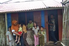 Satu Keluarga Berkelainan...