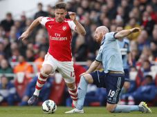 Arsenal Tempel Ketat...