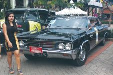 50 Mobil Kuno Parkir...
