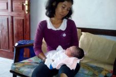 Bayi Laki-Laki Dibuang...