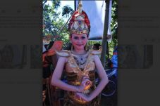 Dalami Budaya Jawa Lewat...