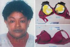 Wanita Ini Selundupkan...