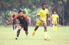 Persebaya Galau Pilih...