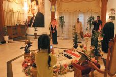 Makam Saddam Hussein...